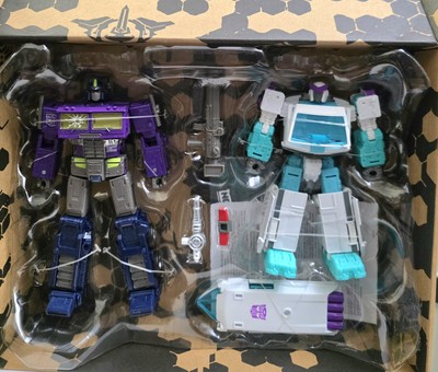 TRANSFORMERS GENERATIONS SHATTERED GLASS OPTIMUS PRIME AND RATCHET IN STOCK!