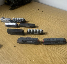 N Gauge Southern Pacific 9pc Mixed Lot: 2 dummy Diesel Locomotives