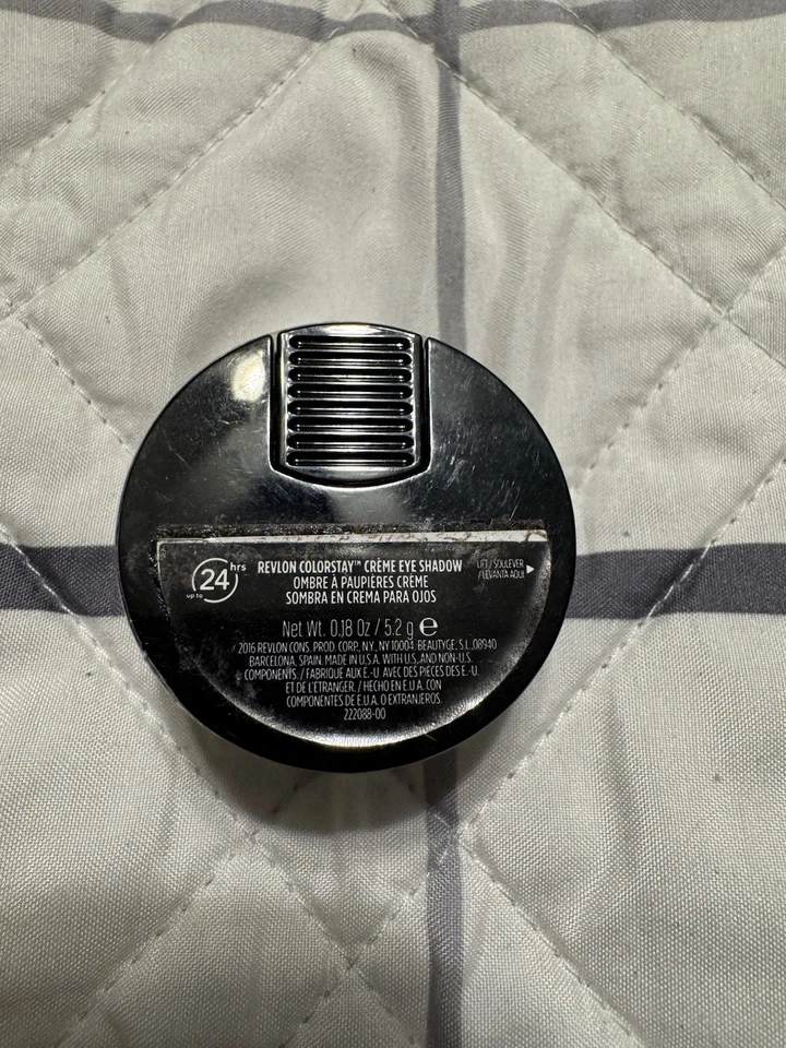 Revlon Color Stay Crème Eyeshadow Shade 755  (Pewter Silver) BRAND NEW - Image 2 of 2