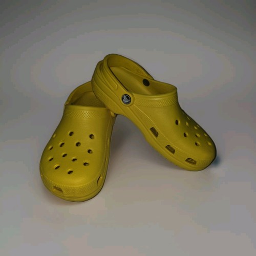 Crocs Classic Clogs Shoes Sandals Yellow Unisex Women’s Size 8 Men's Size 6
