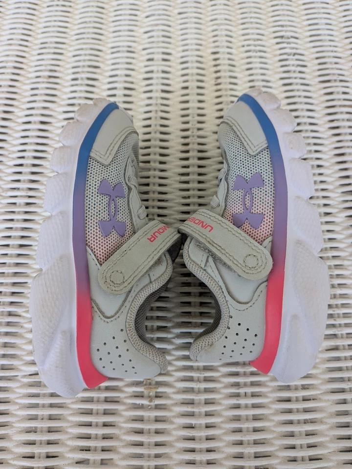 Under Armour Assert Infantil Niño Niña Zapatos para Correr Gris Arco Iris Talla 6K Foto 4 de 4