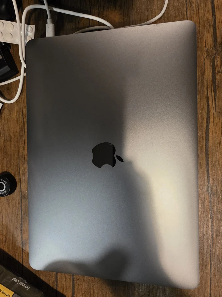 Apple MacBook Pro 13" 2016 · i7 · 16GB · 512GB, photo 1 of 4