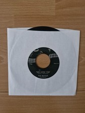 The Beatles She Loves You 1964 Vinyl 7" USA 45 Used.