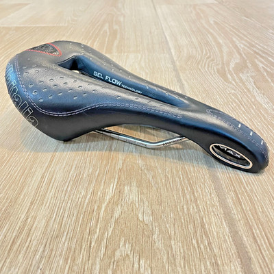 Selle Italia Max Flite Gel Flow Perforated Black Leather Saddle Vanox Rails