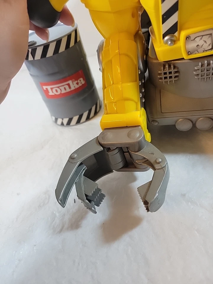 Tonka Mascot Digger Truck Vintage, Large 14" Interactive Talking Yellow - Image 3 of 4