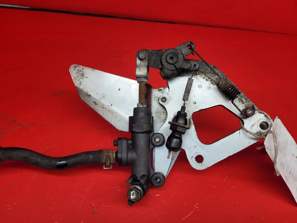 REPOSAPIÉS DERECHO SUZUKI GS 500 2004 Foto 3 de 4