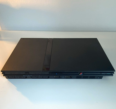 Sony PlayStation 2 Slim Heimkonsole SCPH-75004 PAL Schwarz