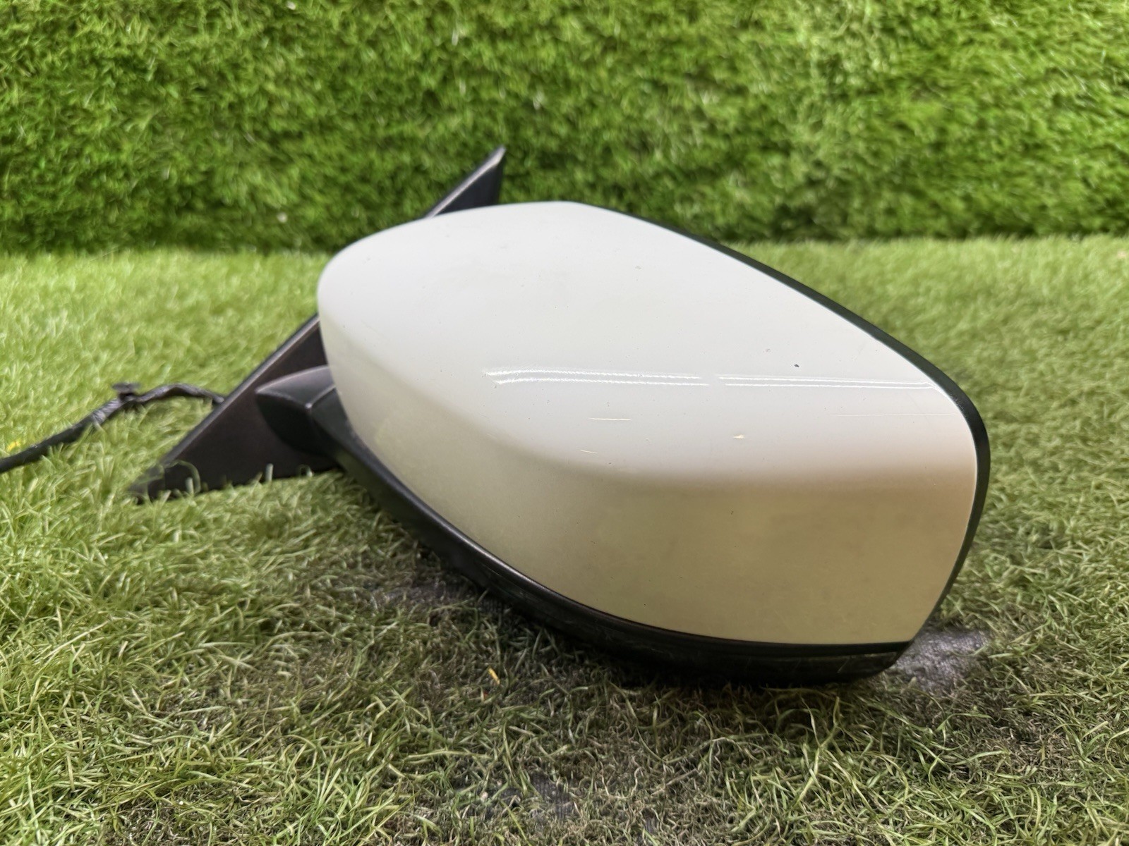 OEM 2014-2017 Maserati Ghibli Quattroporte Front Left Side Door Mirror WHITE