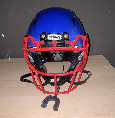 Schutt Football Integralhelm X-Large blau/rot glänzend mit Facemask & Kinnriemen