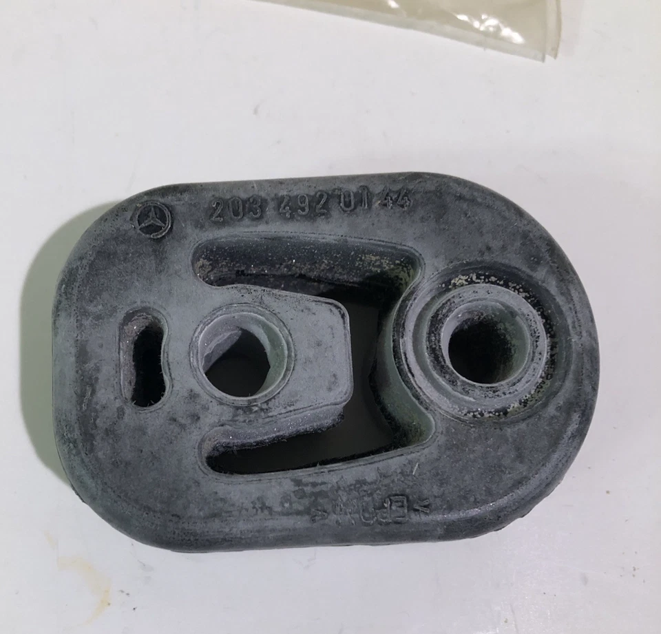 Suspensión sistema escape mercedes-benz 2034920144 c230 c240 c280 c32 amg Foto 2 de 4