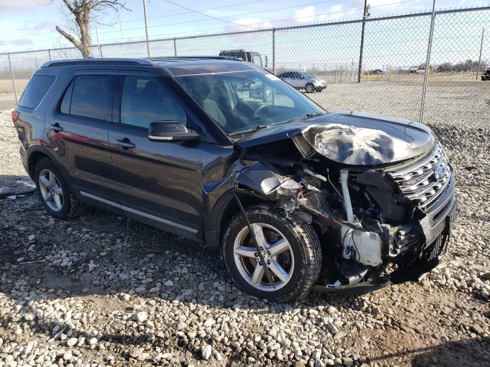 Consola central superior delantera usada se adapta a: Ford Explorer 2016 techo sin techo corredizo sin po Foto 4 de 4
