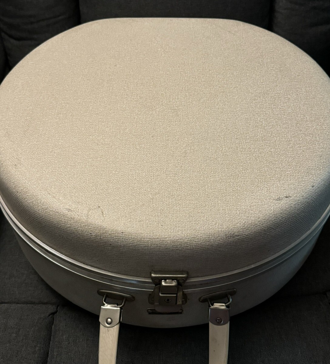 Vintage 1960s American Tourister Cream Round Hard Suitcase Hat Box