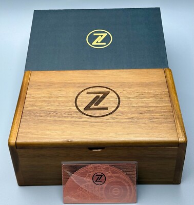   NEW LARGE ZELOS WATCH WOOD PRESENTATION STORAGE BOX WITH METAL WARRANTY CARD