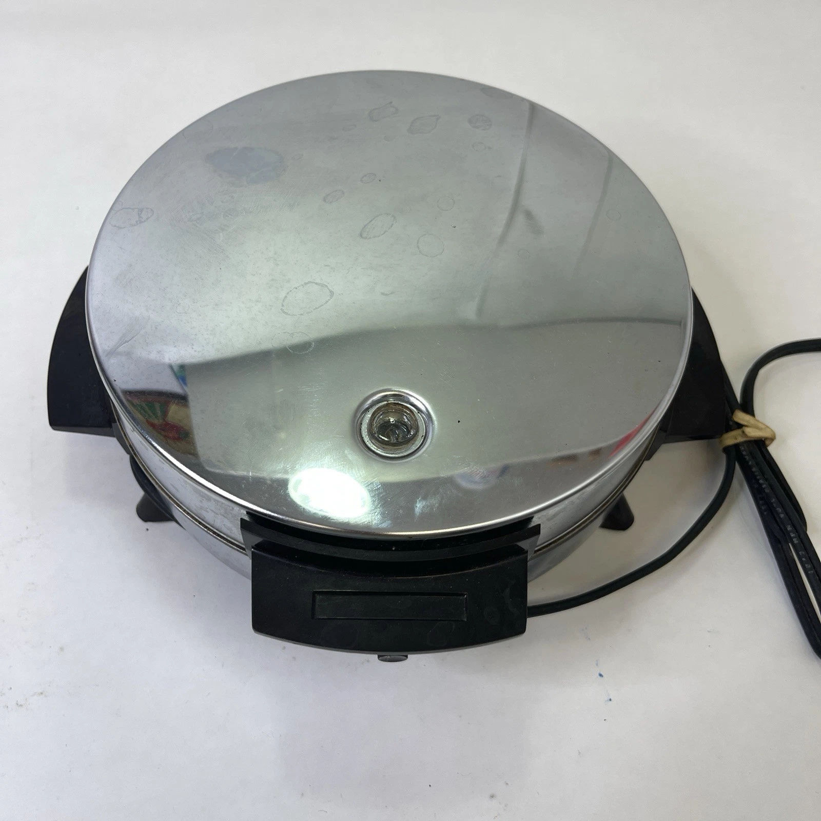 Vintage Toastmaster 442A Waffle Baker Model W252A Chrome Round Non-stick