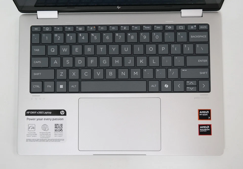 HP Envy 14-fa0023dx 2 en 1 14" AMD Ryzen 7 8840HS 16 GB RAM 1 TB SSD Foto 2 de 4