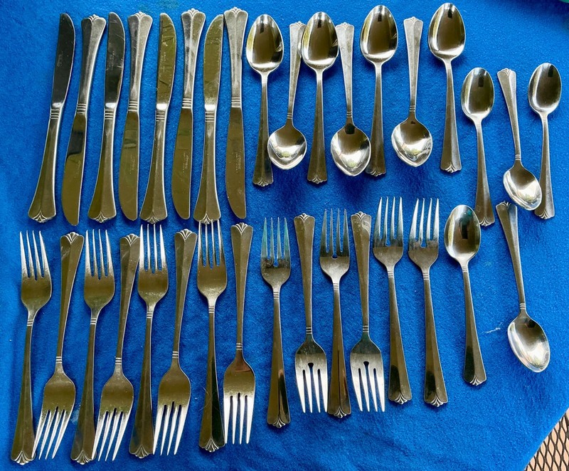 Lot 35 Pieces Rogers Shell Country Stainless Flatware Silverware VGC VTG