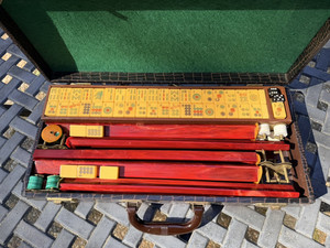 Jeu De Mah Jongg Ancien En Bakélite Jaune - 148 Tuiles Avec 5 Supports - Ashrack