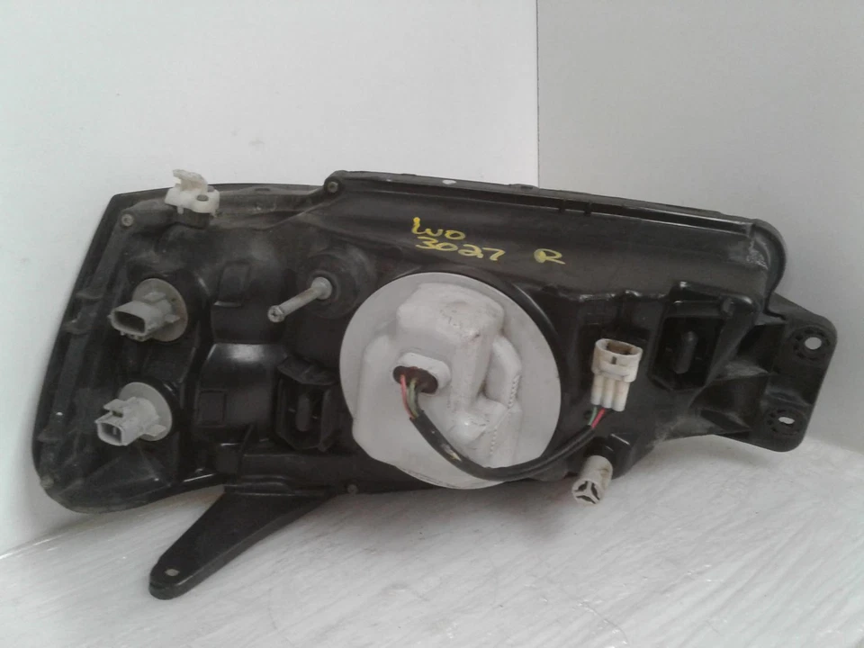 Conjunto de faros derechos usados se adapta a: Subaru Baja 2005 con barra horizontal negra derecha Foto 3 de 4