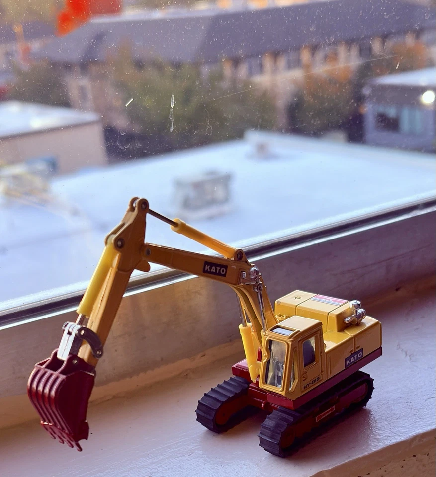 SHINSEI - KATO HD-850G Fully Hydraulic Excavator 1:64 - Image 2 of 4