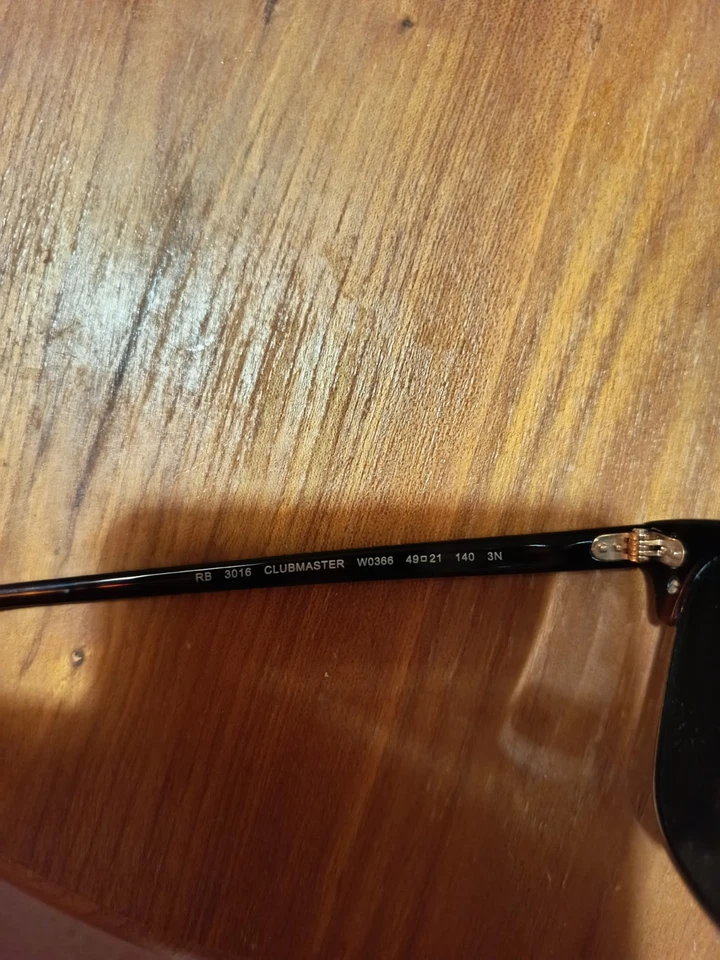 Ray-Ban Clubmaster RB3016, photo 3 sur 4