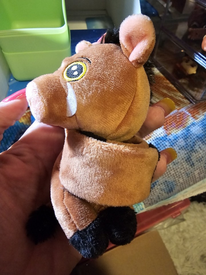 2023 Disney Cutie Cuff Series 3 Steering Wheel Buddy Lion King Pumba eBay