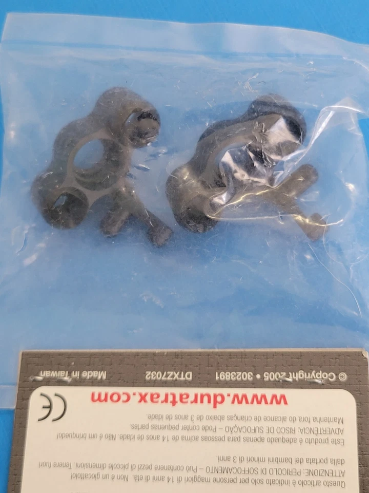 Vintage Duratrax Vendetta DTXC8214 Knuckle For PBS Suspension RC Part - Image 3 of 3