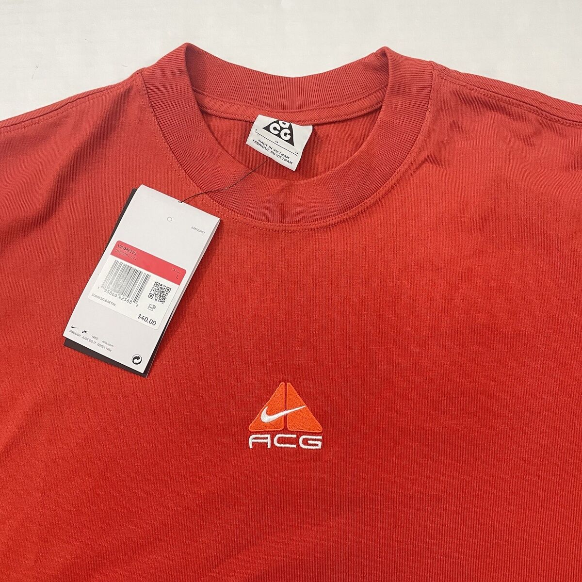 Womens Size L Nike ACG Center Logo Relaxed Short Sleeve T Womens Size L Nike ACG Center Logo Relaxed Short Sleeve T