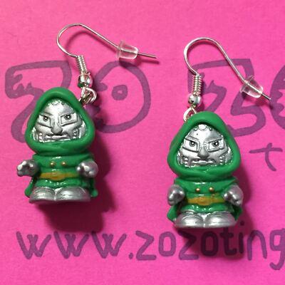 Doctor Doom Squinkie Ohrringe