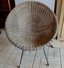 poltroncina vintage in vimini rotonda