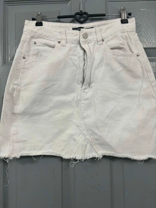 Boohoo Blue white denim raw hem mini skirt 8