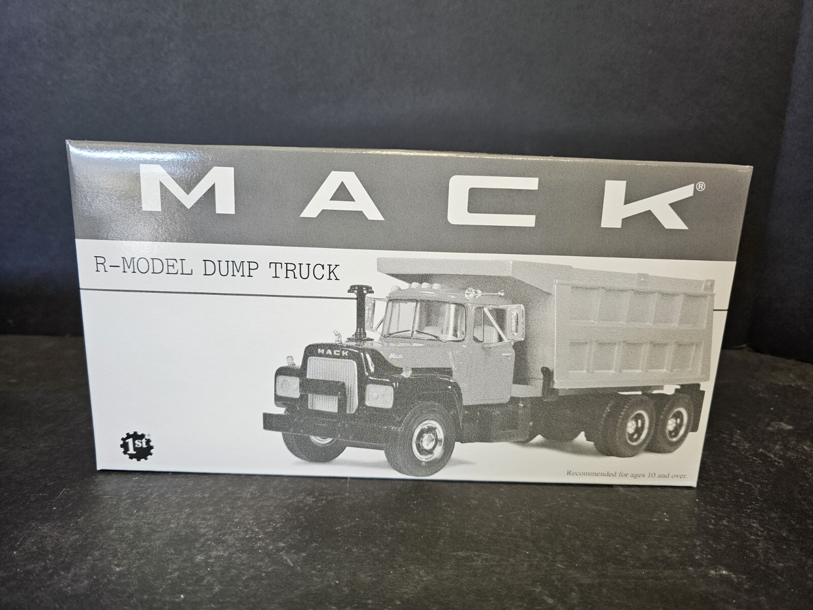 Mack R-Model Dump Truck Die cast  Construction METRO TRUCKING 19-3016  NIB