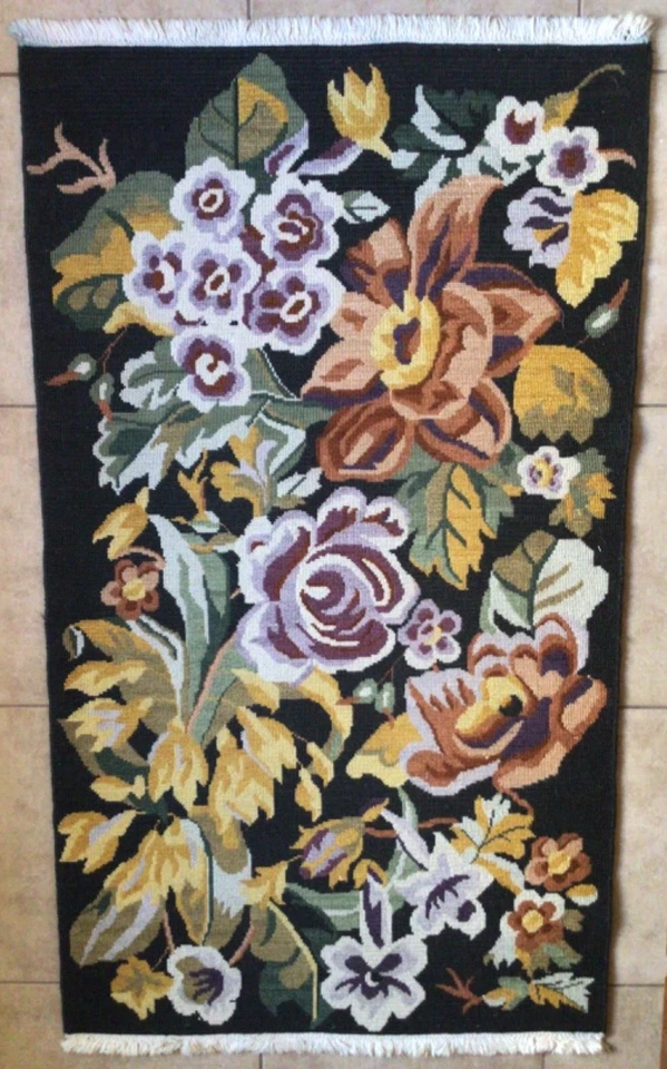 ALFOMBRA DE LANA NOURISON Soumak - NEGRA Floral BOTÁNICA Foto 4 de 4