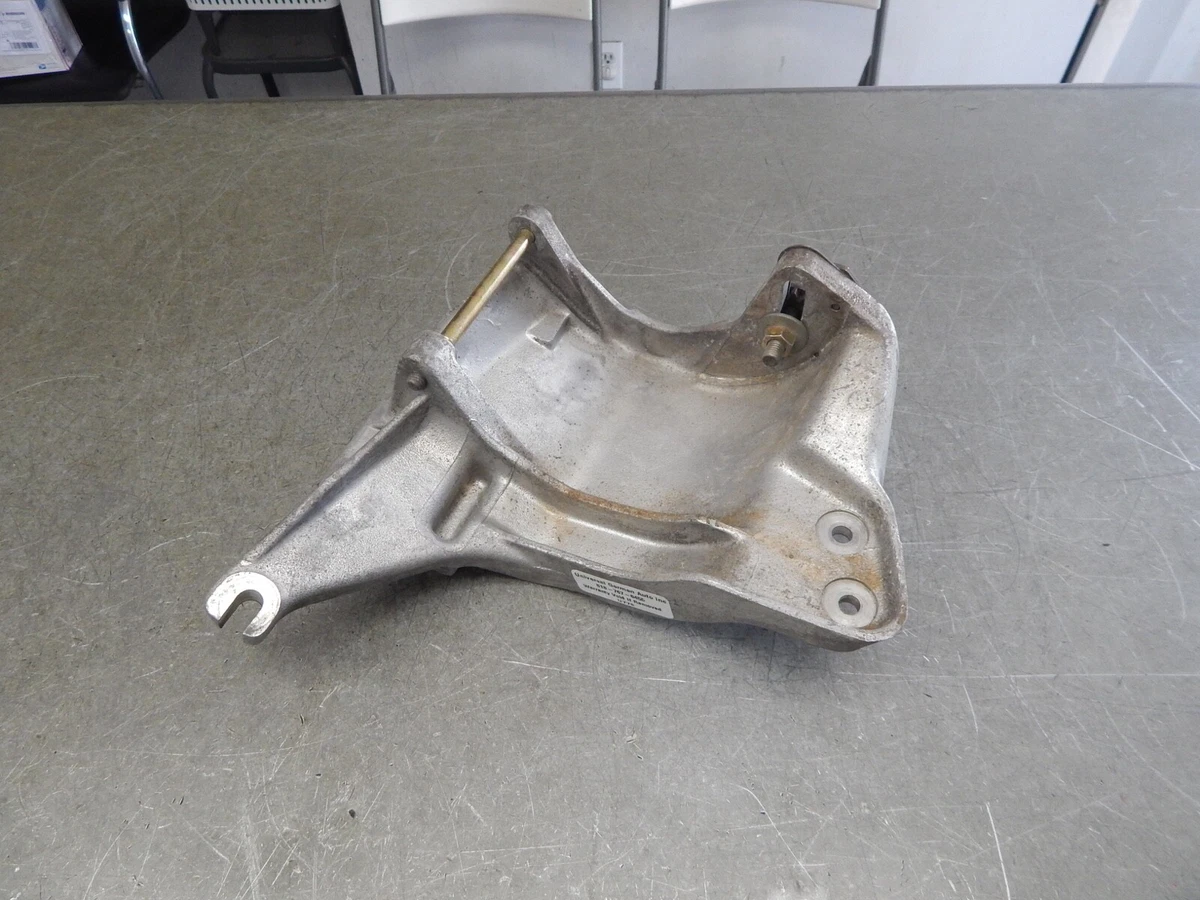 R107 W126 380SEL 380SL 380SLC Engine Air Smog Pump Bracket Support  