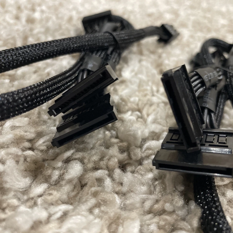 CABLES SATA EVGA de 4 pines, paquete de 3 cables Foto 3 de 3