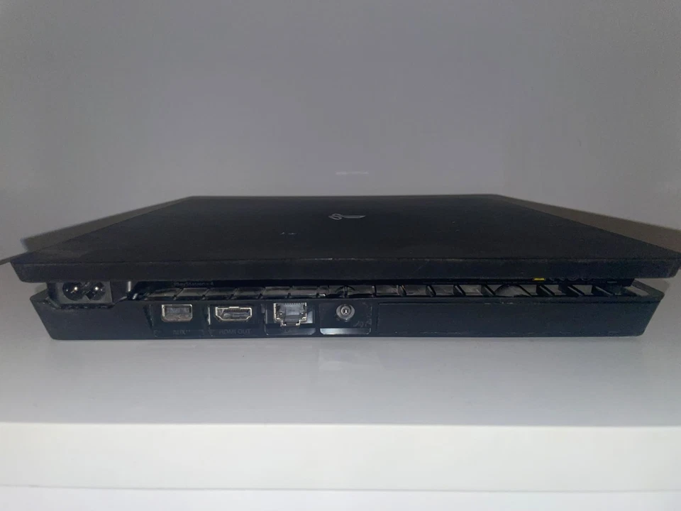 Sony PlayStation 4 Slim, foto 3 de 5