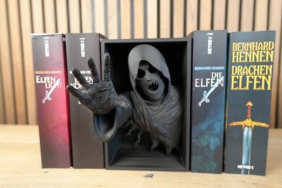 Death Whisperer - Void Reeper - Dark Fantasy - Buchstütze - handbemalt - Book No