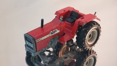 Massey Ferguson MF 284S Tractor - Siku - Red