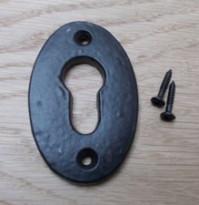 VICTORIAN VINTAGE OLD STYLE IRON KEYHOLE KEY HOLE COVERS ESCUTCHEON COVERED