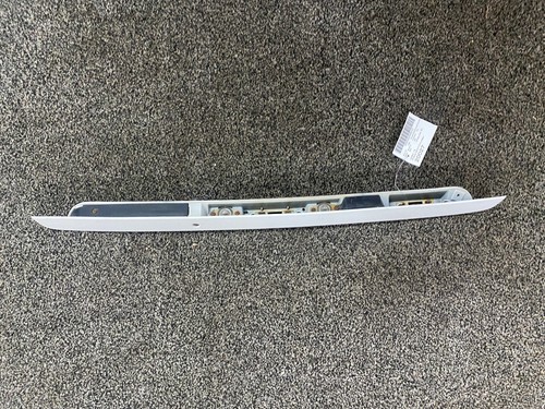 2004 GMC Envoy XUV OEM Rear Tailgate Trim Moulding Panel White - Picture 3 of 10