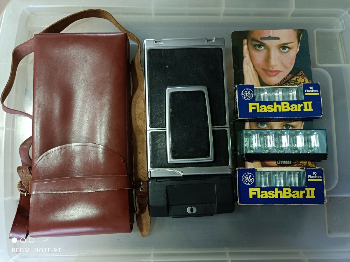 Polaroid SX-70 land camera sonar onestep with leather bag Polaroid SX-70 land camera sonar onestep with leather bag