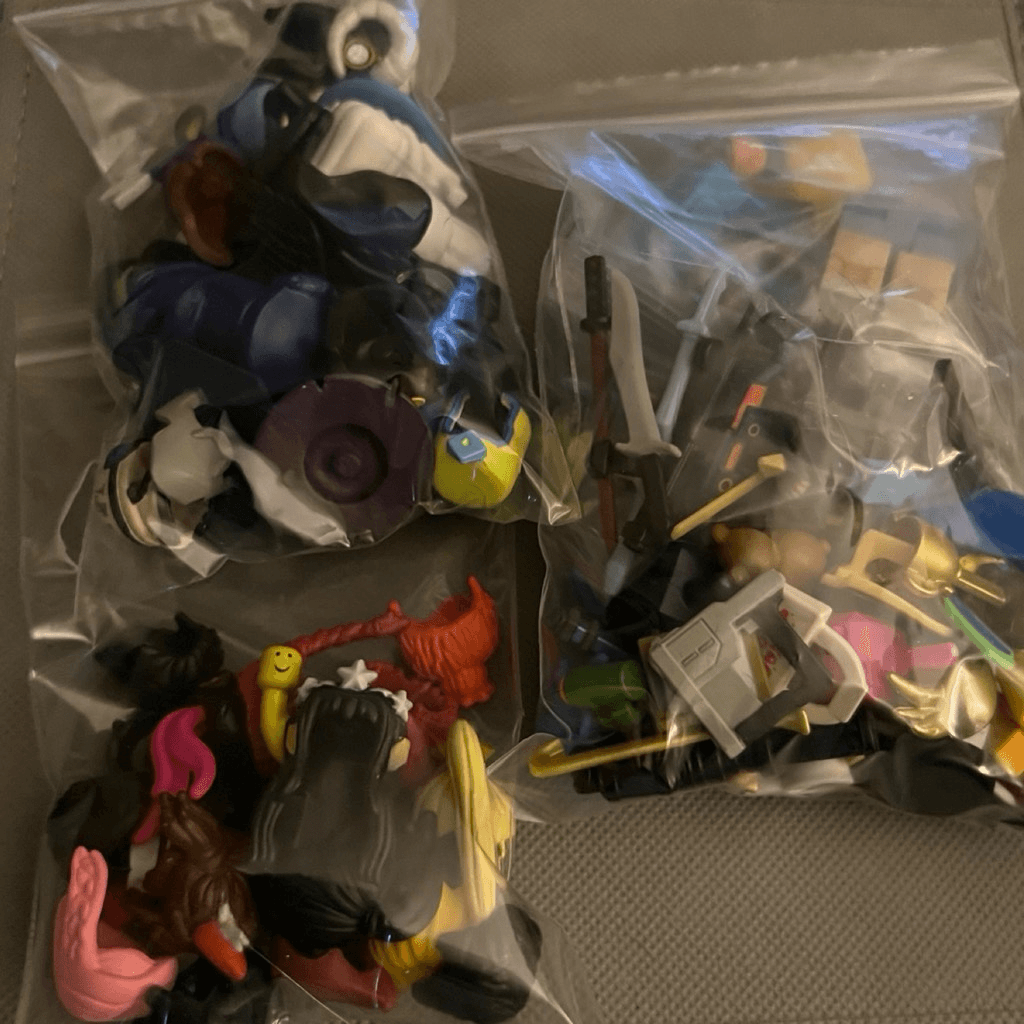 138 Pc Roblox Lot with Accessories, Weapons, Bodies, Hair, Hats Extras B18