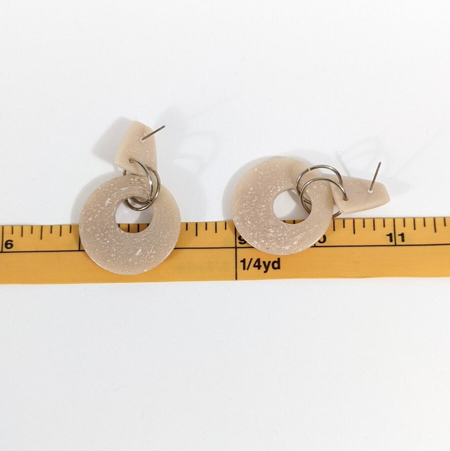 Speckled Plastic Earrings Drop Dangle Mod Circles - image 4
