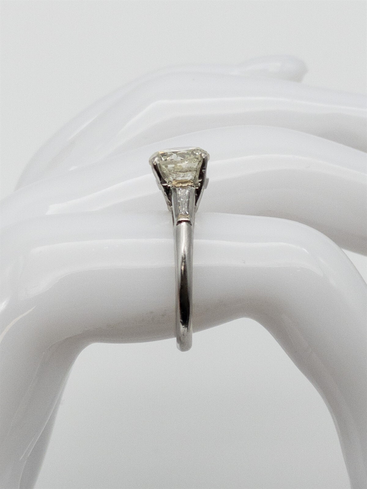 Vintage 1950s 25,000 2.53ct Round Brilliant Si2 H Diamond Platinum