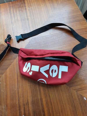 Levi Banana Sling Bag/Bauchtasche/Bauchtasche Rot 90er Festivals Gigs Retro