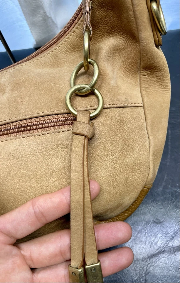 Bolso de Mano Stone Mountain/Estilo Hobo-Bolso de Hombro, Gamuza Tostado Claro/Nubuck/Cuero Foto 4 de 4