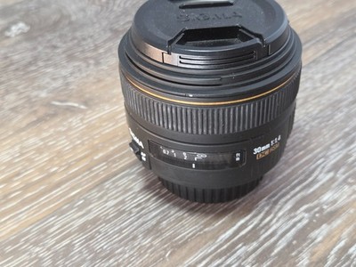 Sigma 30mm f/1.4 EX DC HSM Lens Canon EF Mount w/ Caps FAST SHIP