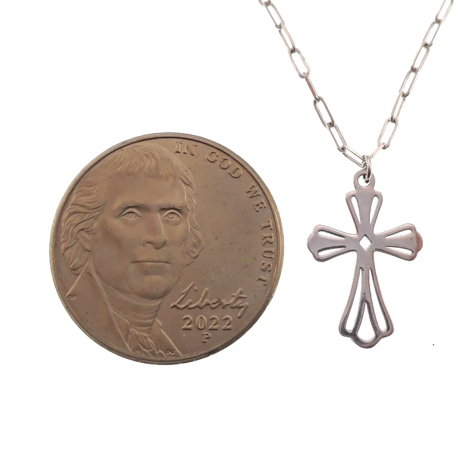 Platinum Pt950 Cross Pendant with Platinum Chain 17 inches Long - Image 2 of 4