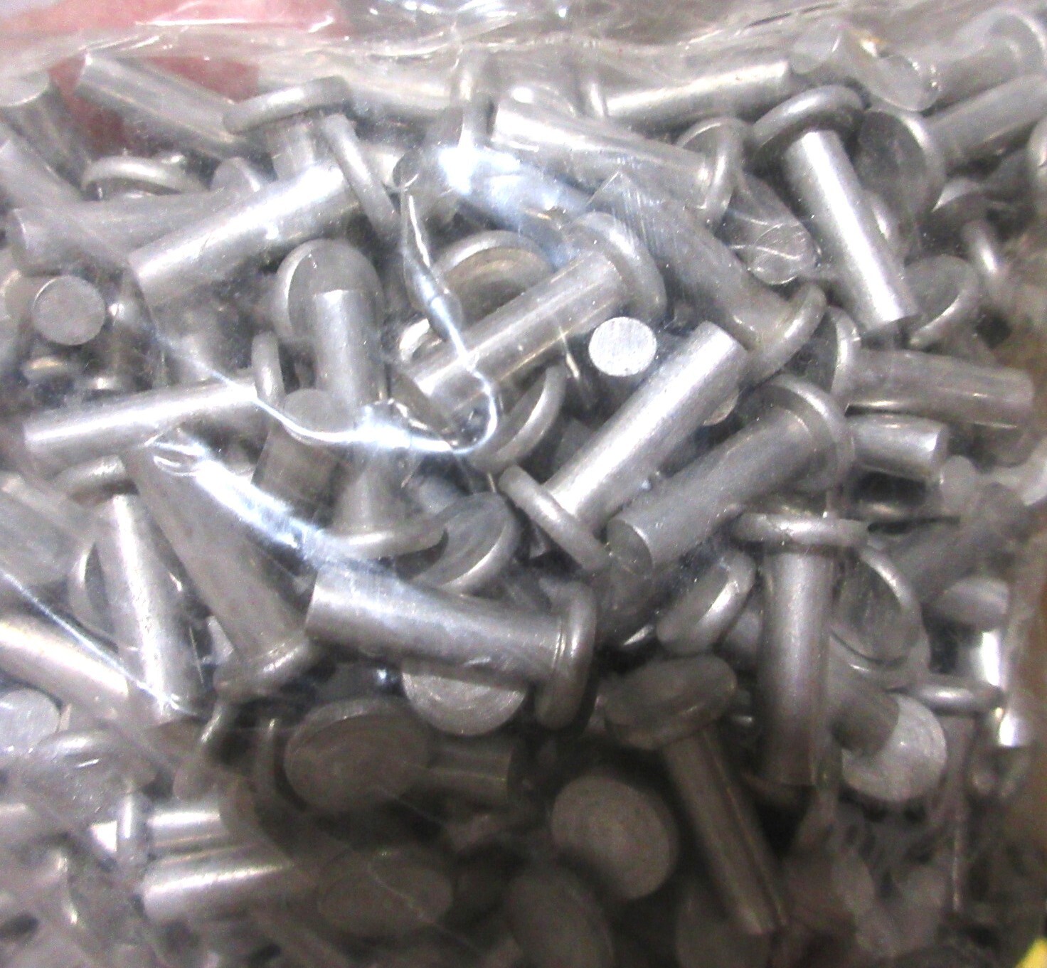 PACK OF 100 3/16 X 5/8" FLAT HEAD SOLID ALUMINUM RIVETS