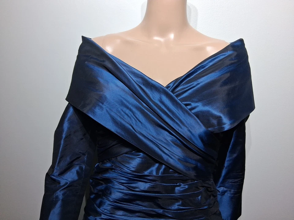 Teri Jon Rickie Freeman Navy Blue Tafetta Silk Gown 3/4 Sleeve Size 4 - Image 2 of 4
