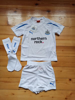 Newcastle United Soccer Set Puma Baby Kit Magpies Football Shirt Shorts Toon NEW